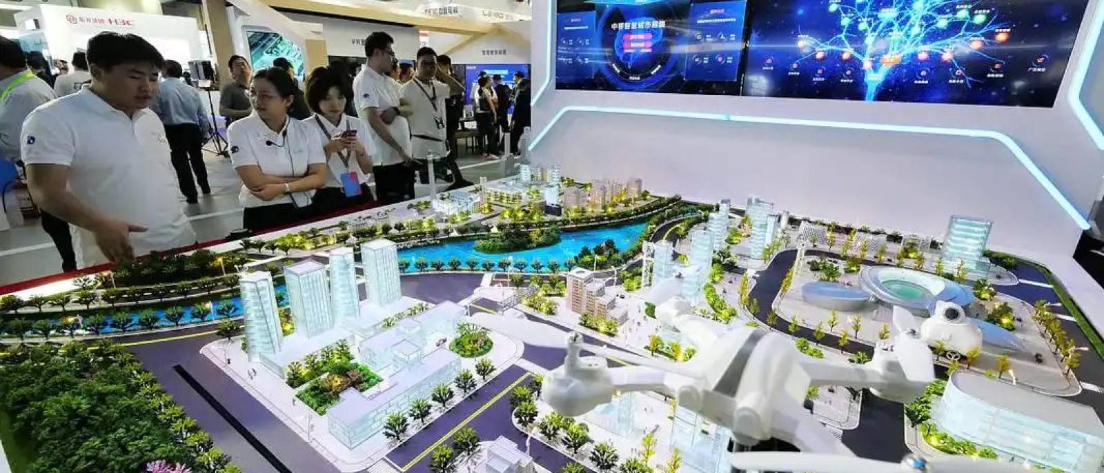 jinnianhui官网场馆设备展示图